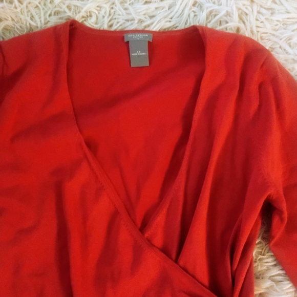 Ann Taylor Elegant Red Wrap Top Petite PL Side Faux Tie W Beads - Picture 5 of 6